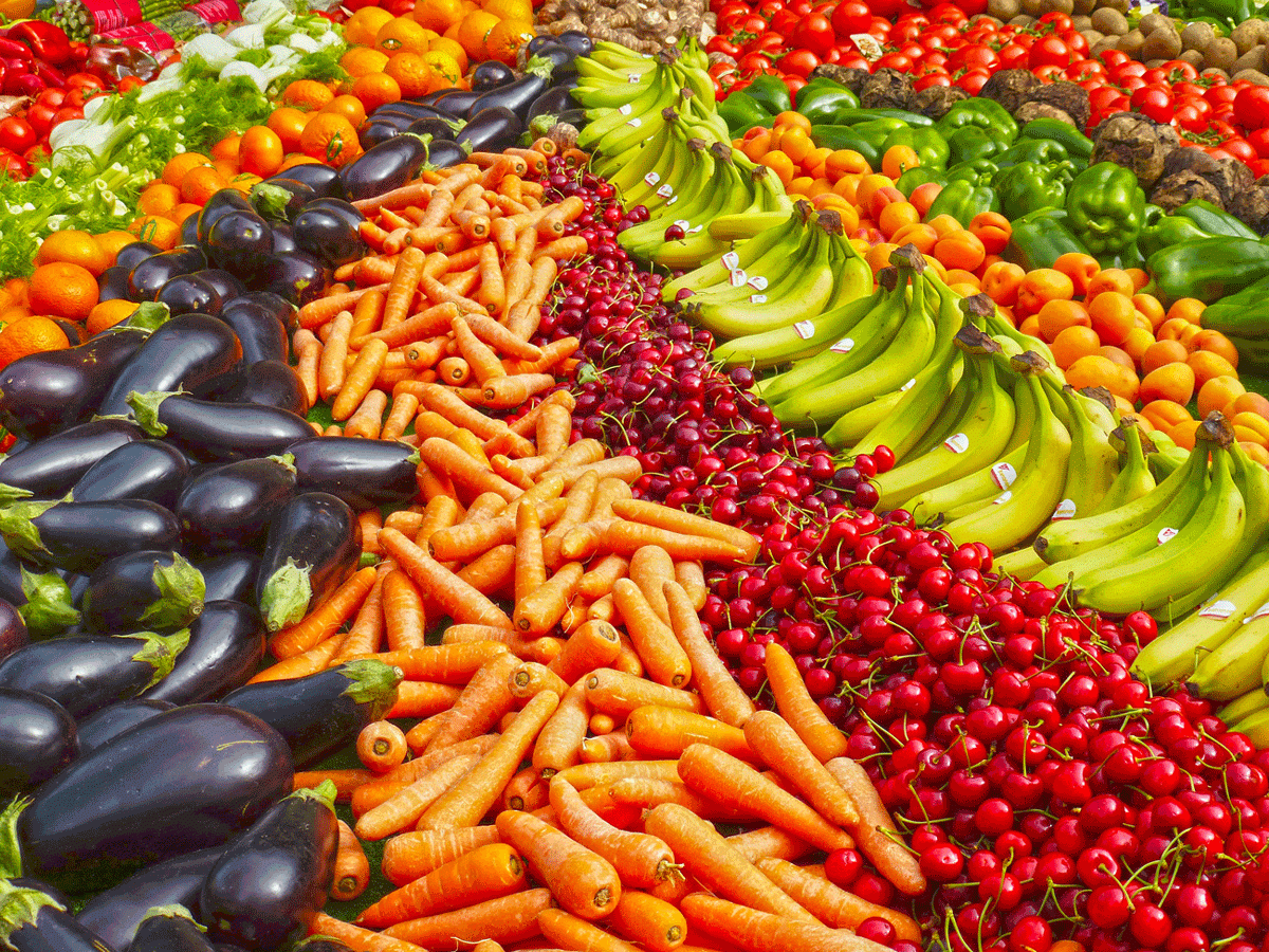 Fruit and vegetables are the key to healthy eating habits and heart health. 